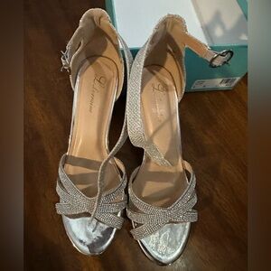 Silver sequin heels 🌻 formal shoes